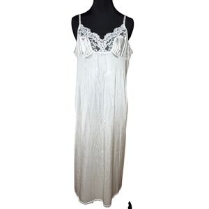 Vassarette White Lace Trim Full‎ Slip Nightgown Dress Size 40 M/L Fairy Bride